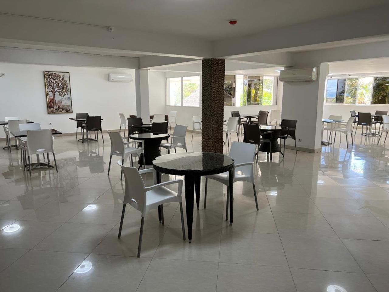 Hotel Wimbi Sun Пемба Экстерьер фото